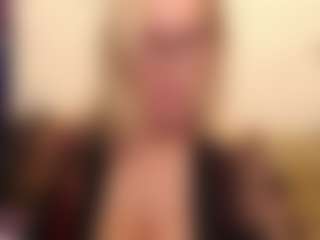 IlariaCetoi's Live Sex Cam Show