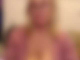 IlariaCetoi's Live Sex Cam Show