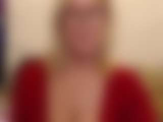 Live cam show with IlariaCetoi - Smoke on Big Tits
