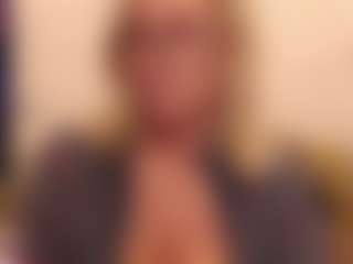 Live cam show with IlariaCetoi - Glasses on hrnylive.com