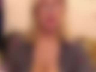 Live cam show with IlariaCetoi - Glasses on milfzrlive.com