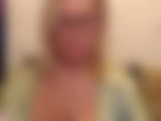 Live cam show with IlariaCetoi - Green Eyes on Cam Slut
