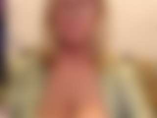 Live cam show with IlariaCetoi - Amateur Curvy on camwithhim.com