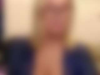 Live cam show with IlariaCetoi - Granny Big Tits on SxyPornLive