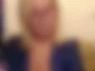 Live cam show with IlariaCetoi - Smoke on xxxlivecams.org