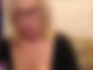 IlariaCetoi's Live Sex Cam Show