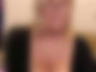 IlariaCetoi's Live Sex Cam Show