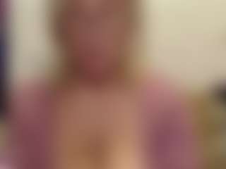Live cam show with IlariaCetoi - Bedroom Mature on nudelive.tv