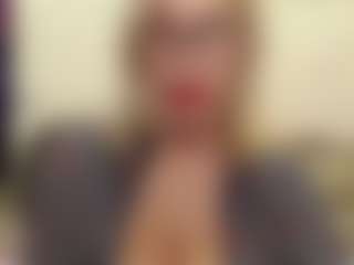 Live cam show with IlariaCetoi - Glasses on madthumbs