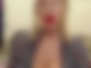 Live cam show with IlariaCetoi - Green Eyes on fapnchat