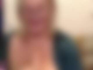 Live cam show with IlariaCetoi - BBW Mature on Hubzter Live