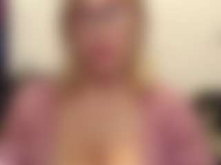 Live cam show with IlariaCetoi - Granny BBW on LiveSexCams6
