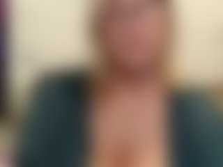 Live cam show with IlariaCetoi - Granny on hotwifechat.live