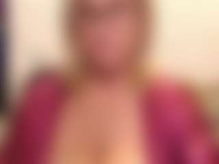 Show en direct avec IlariaCetoi - Mature sur Camsoda