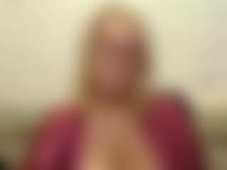 Live cam show with IlariaCetoi - Trimmed Granny on Camsoda