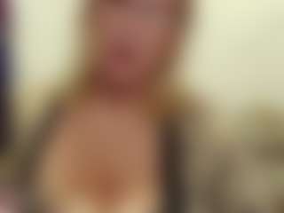 Live cam show with IlariaCetoi - Granny MILF on Camsoda Late Night