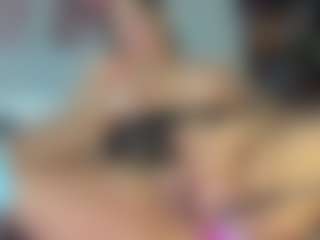 Halana_squirts's Live Sex Cam Show