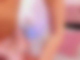 Live cam show with Melany Hiller - Thick on Stripli.com