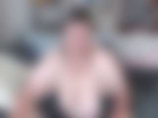Cougar-BBW MILF webcam performer live streaming