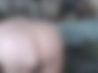 Cougar-BBW MILF webcam performer live streaming