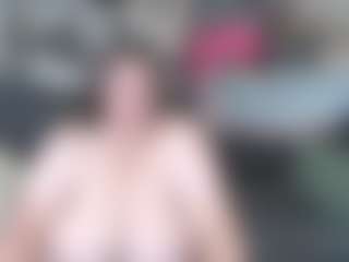 Cougar-BBW MILF webcam performer live streaming