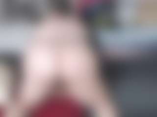 Live cam show with Cougar-BBW - Granny on friskycurves.com