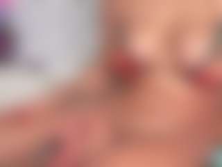 Ashlyn Peaks's Live Sex Cam Show