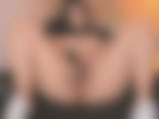 Live cam show with ah-mara - Skinny on CamClone