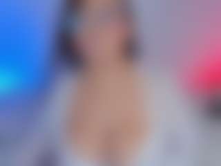 Live cam show with chloe-romero - Petite on Camsoda