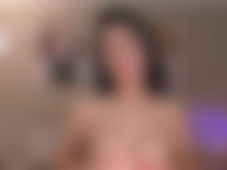 Live cam show with lilawest - Fingers on Camsoda