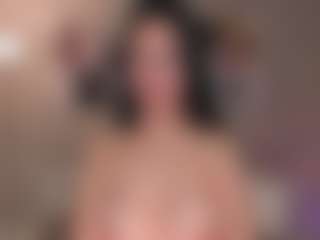 Live cam show with lilawest - Fingers on Camsoda
