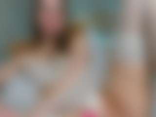 Live cam show with WowBlonde - Athletic Bedroom on Dolls Live