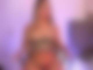 Live cam show with CIEL - Bedroom on livesuperchat.net