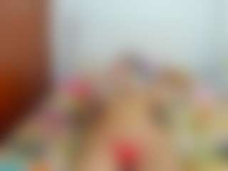Live cam show with Venus Vega - Average on TeamSkeetLive