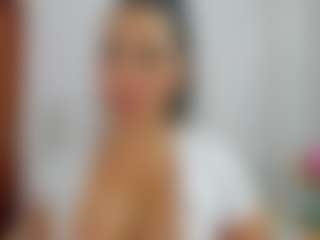Live cam show with Venus Vega - Double Penetration on SinfulBabes