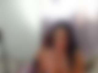 Venus Vega MILF webcam performer live streaming