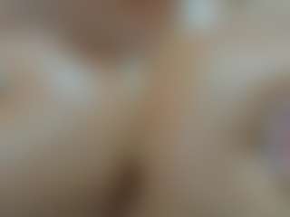 Live cam show with Venus Vega - Spanish Mature on Livezox | colombia