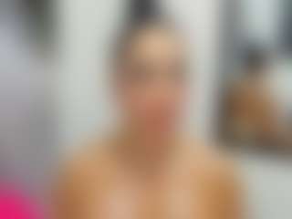 Live cam show with Venus Vega - Brown Eyes Mature on xxxlivecams.org