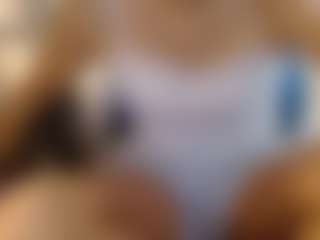 Live cam show with Gomezdanis01 - Creampie on SpunkLive