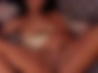 Live cam show with Anastassia - Black Amateur on xDating