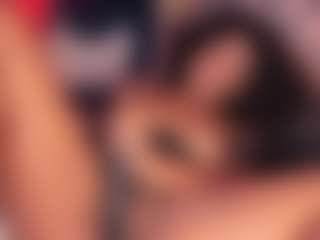 Live cam show with Anastassia - Shaved Pussy Curvy on Camsoda