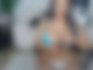 Live cam show with January Rose - Black on Pornisteam.com