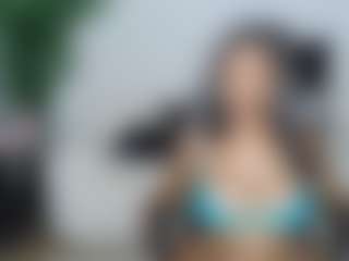 Live cam show with January Rose - Squirt on Latina Girls