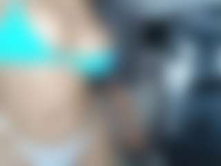 Live cam show with January Rose - Thickthighs on SxyPornLive