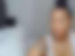 Live cam show with January Rose - Shaved Pussy on CamClone