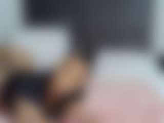 Live cam show with January Rose - Pale on https://playwithruby.com