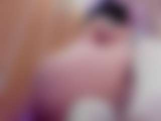 Live cam show with Gin - Mature on Camsoda