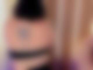 Live cam show with Gin - Big Tits on Camsoda