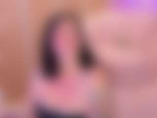 Live cam show with Gin - Wild on StripNow