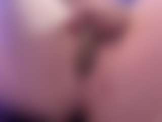 Live cam show with Gin - Curvy Toys on Camsoda